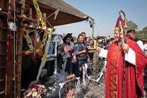 FOTOS: Acude gobernador a concurso y celebración de la Santa Cruz en Puebla