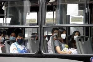 Transportistas piden cambio de rutas y horarios para frenar al COVID en Puebla