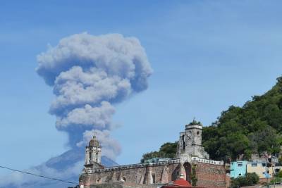 FOTOS: Así se vio la fumarola del volcán Popocatépetl desde Atlixco