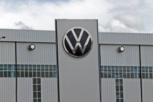 Obreros de VW van a tercera consulta salarial el 12 de septiembre
