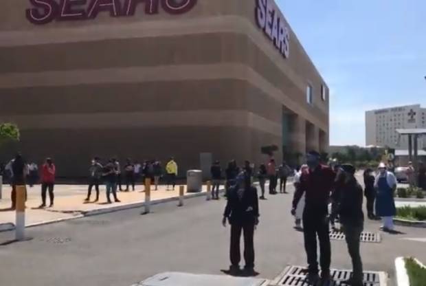 Desalojan el Centro Comercial Angelópolis tras activarse alerta por sismo en Oaxaca