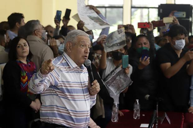 Damnificados por &quot;Grace&quot; irrumpieron en evento de AMLO en Huauchinango, Puebla