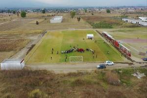 Cuautlancingo: Lupita Daniel inaugura cancha profesional de fútbol