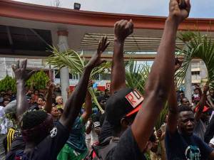 Se rebelan migrantes africanos: marcharán hacia CDMX