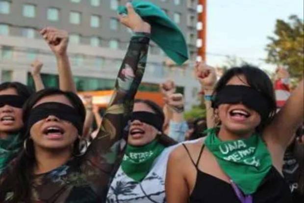 Feministas refutan a AMLO: sí aumentó violencia familiar en México