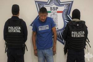 Detienen a narcomenudista con un centenar de dosis de droga en Puebla