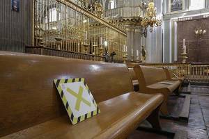 Iglesia católica cumple decreto; hubo misa dominical en Catedral vacía