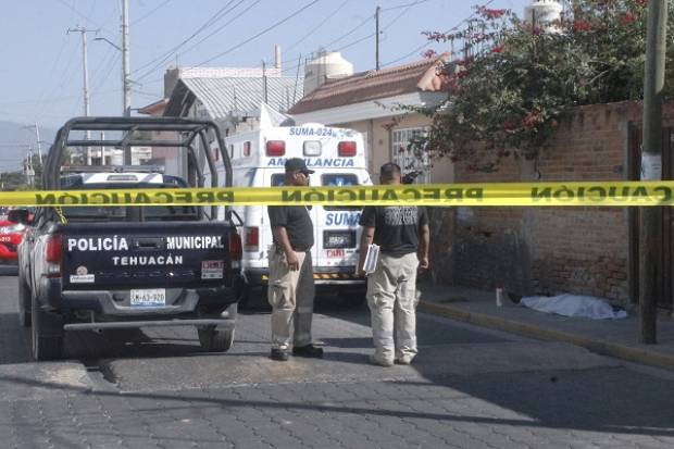 Muere hombre infartado en calles de Tehuacán