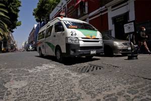 Buscan cambiar derrotero de 52 rutas en el centro histórico de Puebla