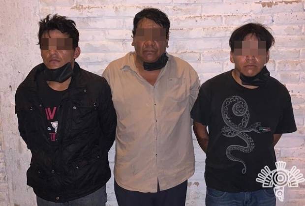Trío de narcomenudistas fue asegurado con 50 dosis de droga en Tehuacán