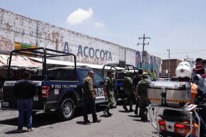 Despliegan operativo en el Mercado La Acocota; hallan droga y mercancía pirata
