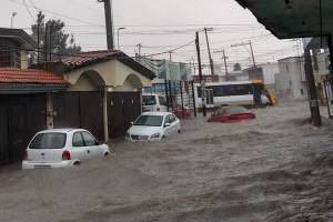 Lluvias no cesan y calles de diversas colonias quedaron inundadas en Puebla