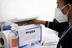 Pfizer prepara vacuna COVID multivariantes