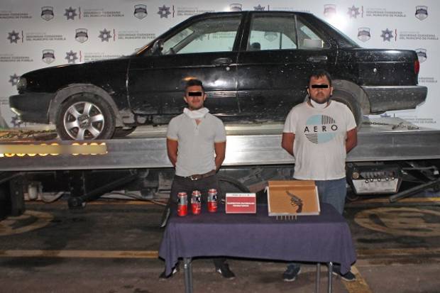 Pareja de sujetos fueron detenidos en Puebla con armas de fuego
