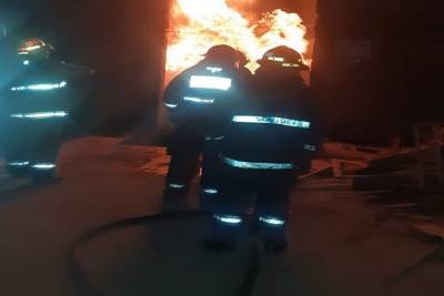 Mueblería quedó en cenizas tras incendio en San Pedro Cholula