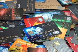 Aumentan morosos de tarjetas de crédito