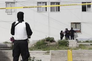 FOTOS: Se registra cateo de edificio por narcomenudeo en La Margarita