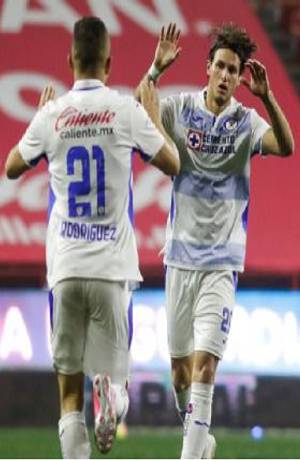 Cruz Azul dio cuenta de Xolos 2-1 y sigue entre los mejores del torneo