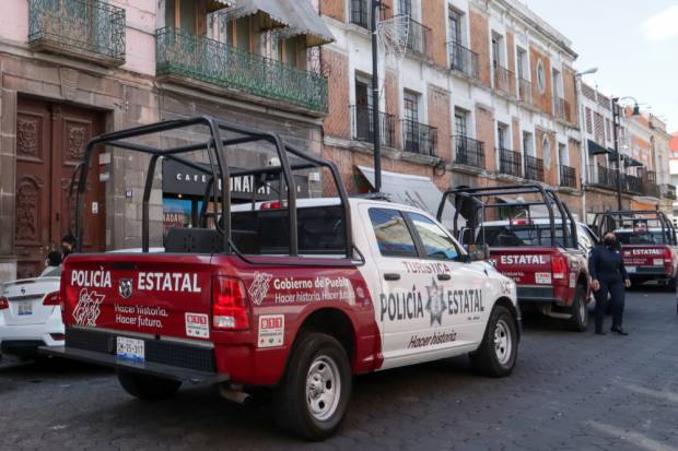 Policía estatal ingresa al Congreso de Puebla donde hay plantón de feministas