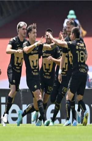 Pumas derrota 3-1 a Toluca y aún sueña con el repechaje