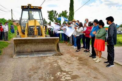 Cuautlancingo: Lupita Daniel arranca pavimentación en San Lorenzo Almecatla