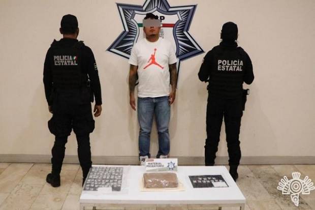 Sujeto implicado en asaltos en Puebla es atrapado con droga