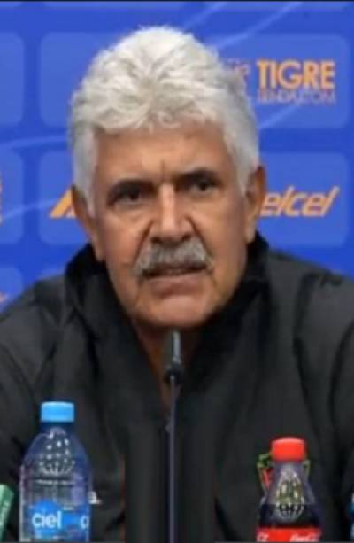 Tuca Ferreti es suspendido tres partidos por comentarios discriminatorios