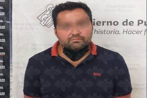 Sujeto agrede a enfermera en vacunación COVID del Centro Expositor de Puebla