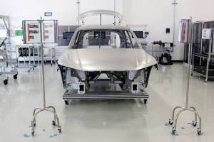 Industriales automotrices quieren volver a producción el 13 de mayo