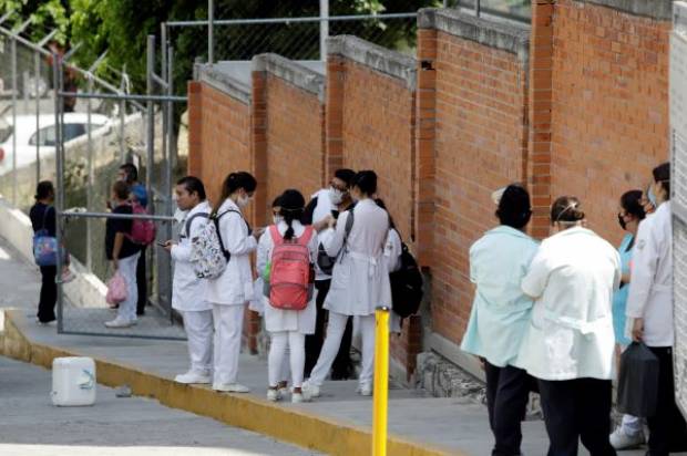 Contagiados por coronavirus 160 médicos y enfermeras en Puebla: Salud