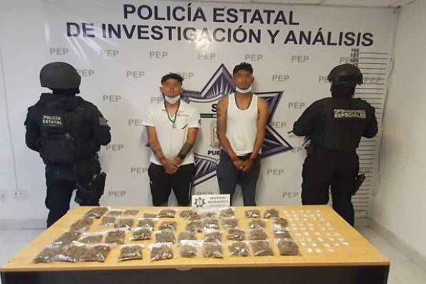 Vendedores de droga por Facebook son detenidos en Puebla