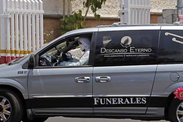 De 65 fallecidos por COVID-19 en Puebla, sólo uno murió en menos de una semana