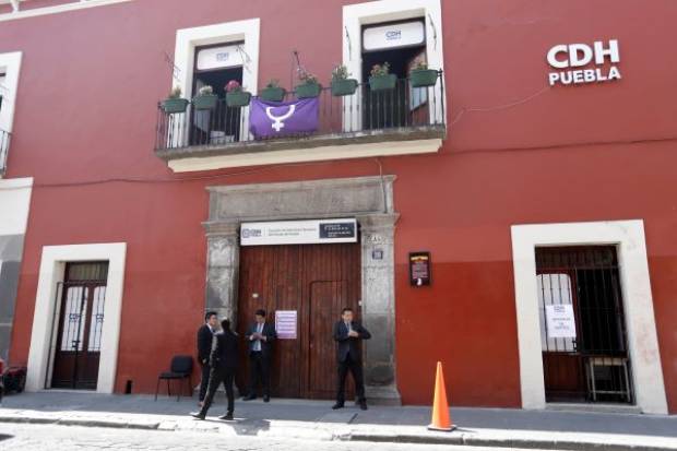 CDH Puebla advierte a alcaldes que es ilegal toque de queda