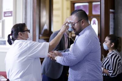 FOTOS. Así la sesión del Cabildo de Puebla en tiempos de coronavirus