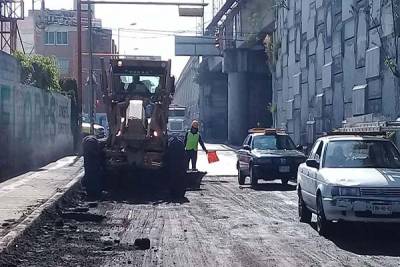 Cierran paso en incorporación de la 11 sur al Periférico por pavimentación