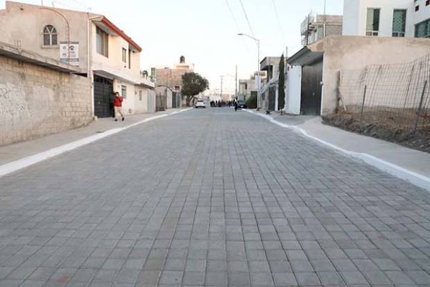 Ayuntamiento de Puebla entrega más calles pavimentadas