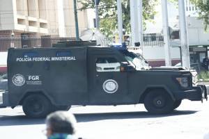 VIDEO: Fuerte convoy de seguridad trasladó a Ovidio Guzmán al penal del Altiplano