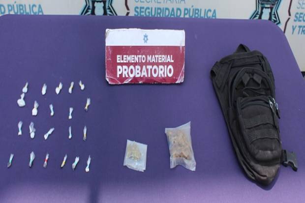 Detienen a sujeto con 20 dosis de droga en San Miguel Canoa