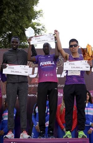 Maratón de Puebla 2019: Kenianos dominaron la prueba; dos poblanos al podio