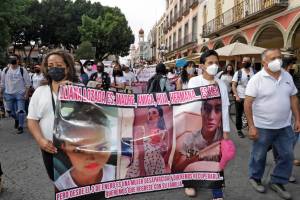 Se manifiestan tras desaparición de Liliana en un Didi en Puebla