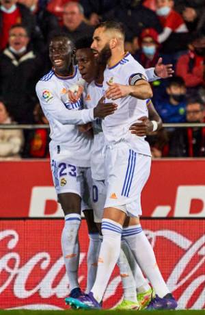 Real Madrid golea 3-0 al Mallorca y se afianza en el liderato