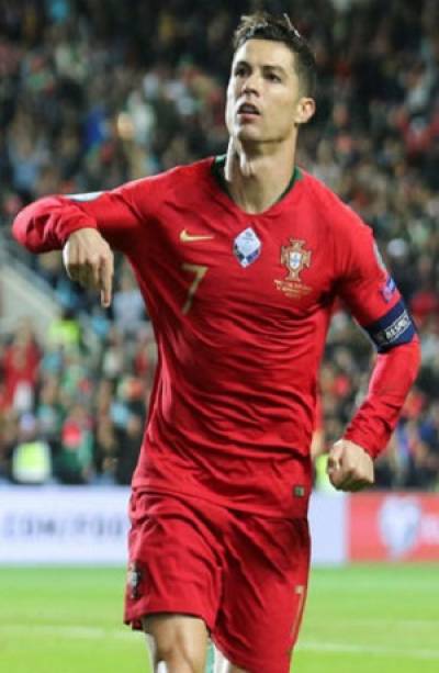 Cristiano Ronaldo, en duda con Portugal por problemas estomacales