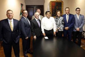 Barbosa se reunió con Alfonso Romo y empresarios; analizan inversiones para Puebla
