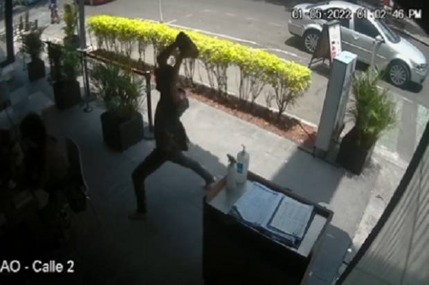VIDEOS: Drogadicto ataca con una piedra a menor en CDMX; es detenido