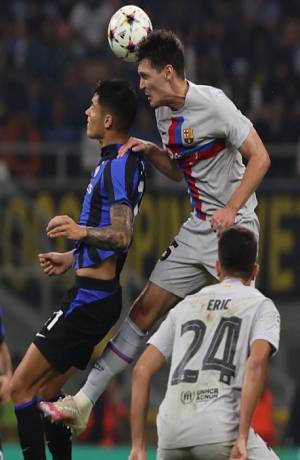 Inter derrota al Barcelona 1-0 y le complica pase a la siguiente ronda