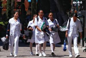 IMSS abre 120 plazas de enfermería para zonas rurales