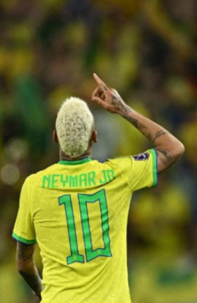 Pelé dedica mensaje a Neymar por igualar su récord goleador con Brasil