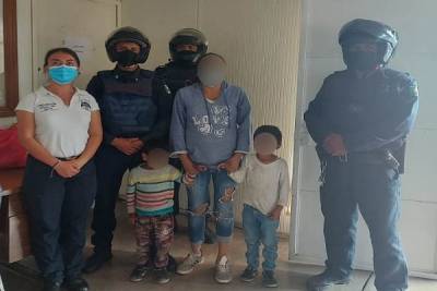Policía Municipal de Puebla localiza a dos menores extraviados en la Central de Abasto