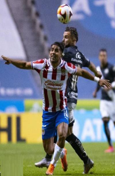 Club Puebla recibe a Chivas en el Cuauhtémoc
