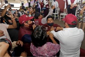 Provoca zafarrancho la visita de líder nacional de Morena a Puebla